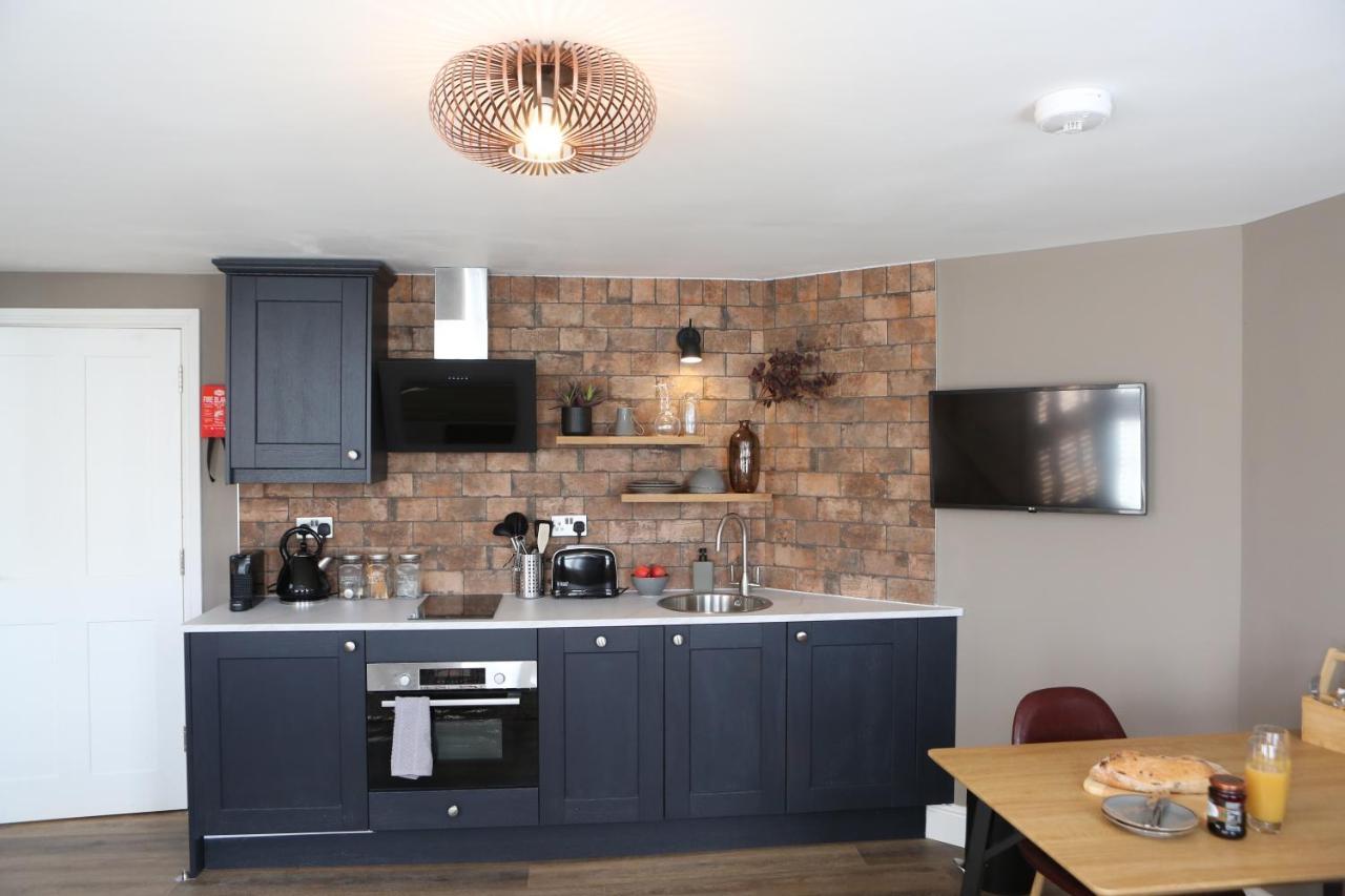 No 12 - Stunning Self Check-In Apartments In Worcester Centre Exterior photo
